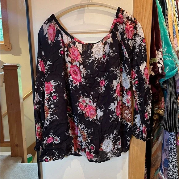 SWAP for @acortes4373 💫 EUC to BNWOT Spell Jagger Blouse Medium 🌺🍁 - Picture 7 of 9